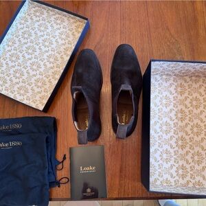 Loake 10G UK / EU 44 Chatsworth Dainite Dark Brown Suede Chelsea Boots